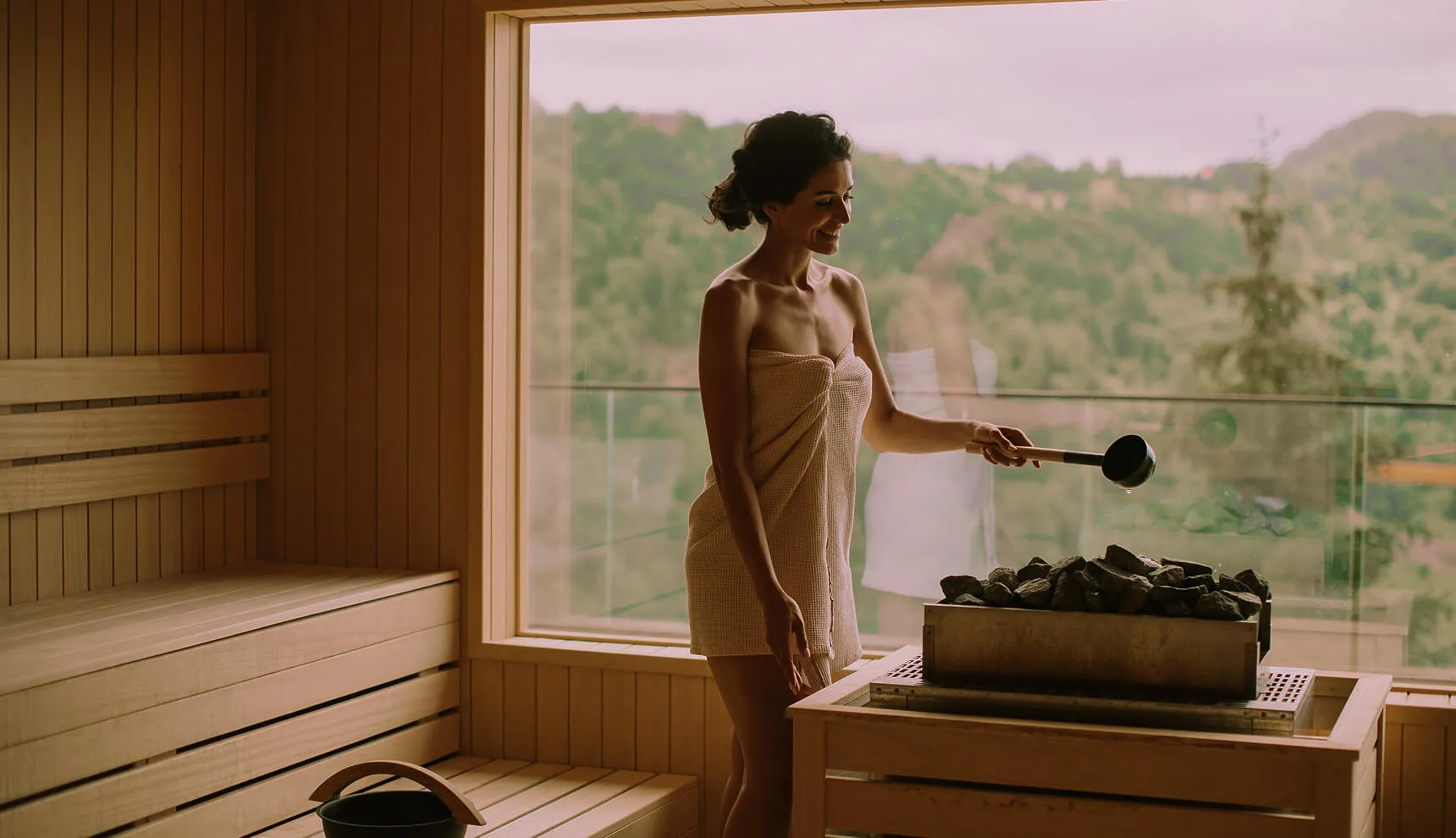 Femme dans un sauna